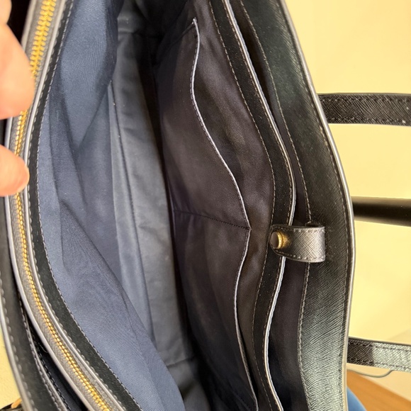 Tory Burch Robinson Tote Black - Picture 9 of 16